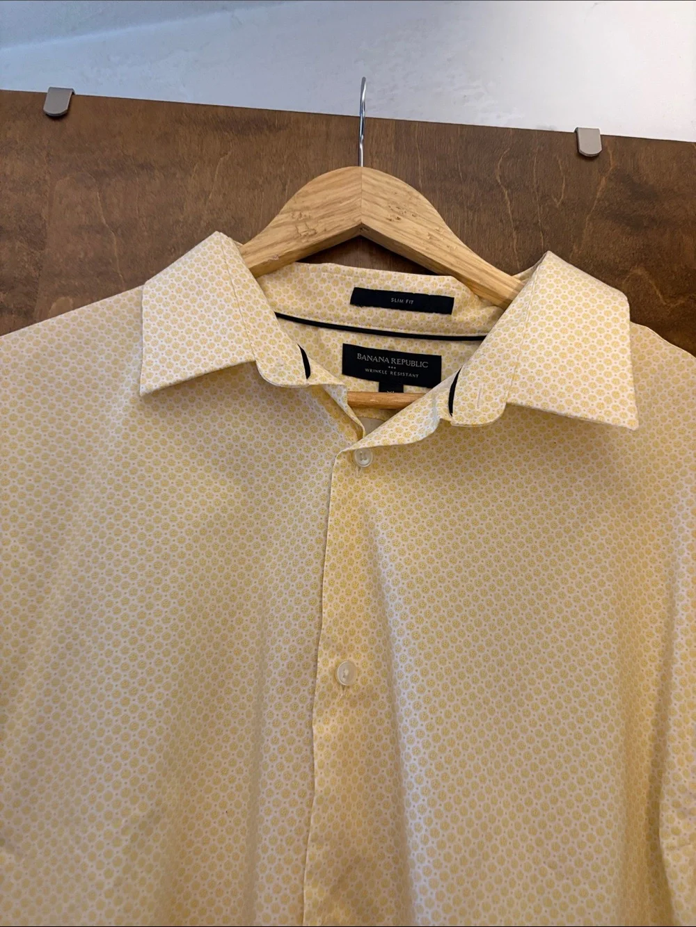 Banana Republic Men's Pale Yellow Microdot Dress Shirt